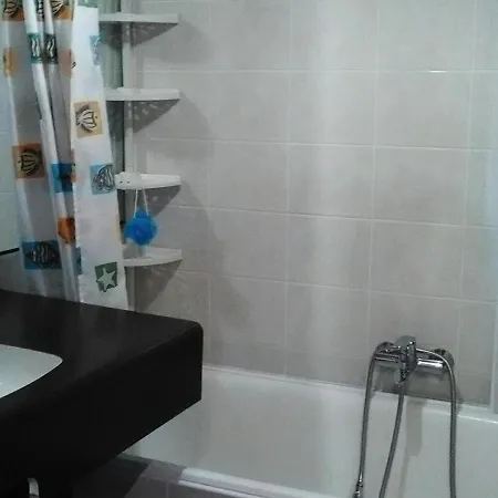 Cosy Aux Gets, Pres Des Pistes Et Du Centre, Avec Balcon, Garage, Wi-fi, Et Espace Velo - Fr-1-671-34 * Les Gets